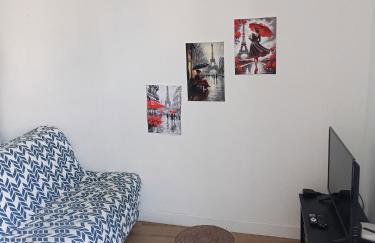 T2 Cosy, agréable fonctionnel et douillet, 1 lit 140 et un BZ , Wifi gratuit, boîte à clés, proche commerces et gare routière, - Foto 3