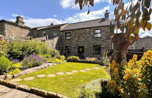 The Old Barn - Photo 1