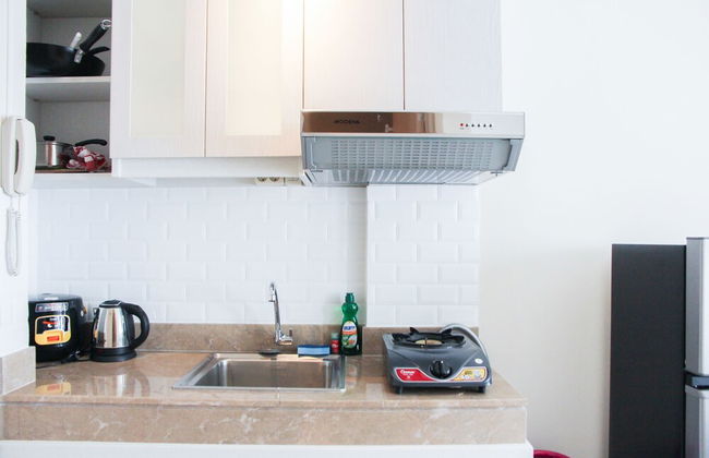 Central Jakarta Minimalist Studio Apartment at Elpis Residence - Foto 10