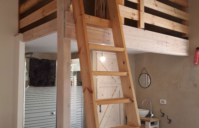 Hamakom Belrom - Photo 5