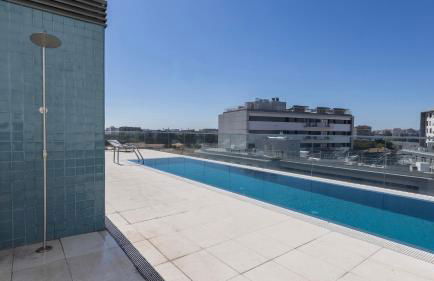 Soft Modern Flat With Pool & Gym by LovelyStay - Photo 40