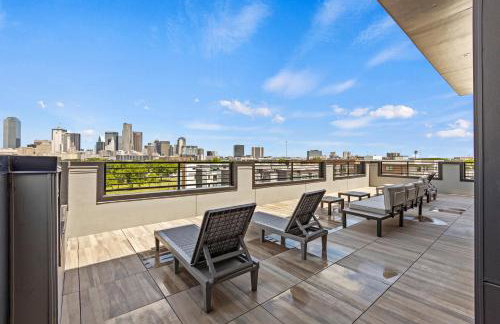 New suite with full Kitchen and Livingroom Dallas - Photo 42