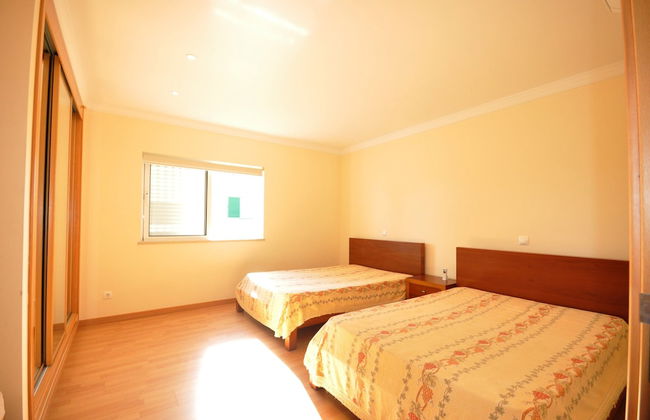 6 Bedrooms, Walking Distance to Amenities, Private Pool, Free AC and Wifi - Foto 6