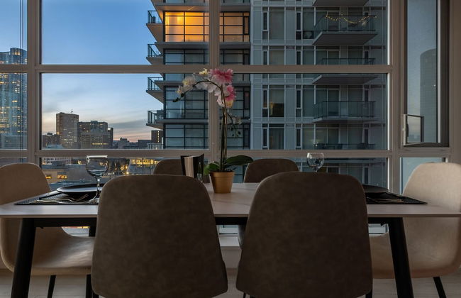 DT Upscale Corner Unit Tower Views Free Parking - Photo 15