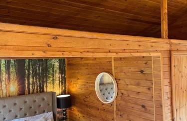 Otter 1 - Private Hot Tub - Bali Inspired Lodge - Bath - Longleat - Wiltshire - Photo 54