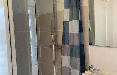 Logement familial 3 chambres 2 wc 2 sdb Futuroscope Arena Aquascope Palais des Congrès - Foto 13