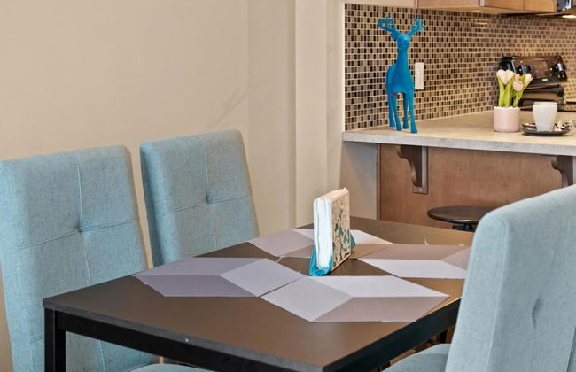 Modern DT Condo Balcony Parking Gym Hot Tub - Foto 38