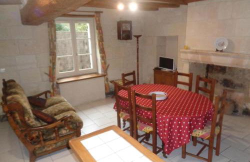 Maison tourangelle restaurée, 3 chambres, jardin clos, village viticole, proche loisirs et équipements bébé - FR-1-381-236 - Foto 8