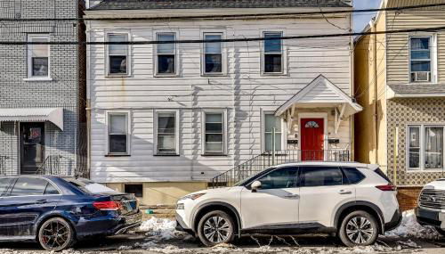 Walk to Public Transit! Pet-Friendly Lodi Apt - Foto 3