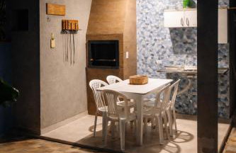 Jack&Mari Beach House, AC, 2 quartos, 600m da praia, área churrasco - Foto 6