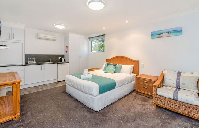 Adrift Apartments - Photo 13