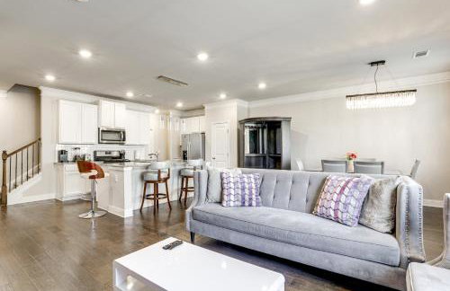 Lawrenceville Townhome w/ Community Pool Access! - Foto 1