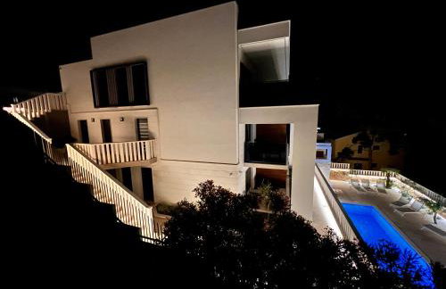 Luxury Beachfront Villa Carlisa - Photo 28