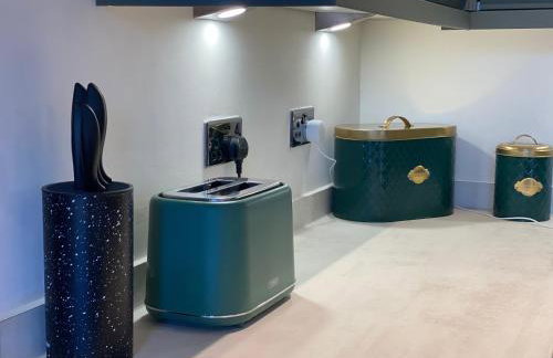 Group Contractor Stay 3 Bed House Bedford Parking WiFi - Foto 26