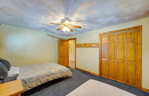 Oswegatchie River Cabin with Kayaks and Fire Pit! - Foto 14