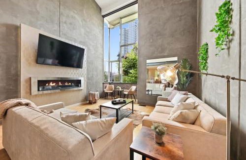 New York Style Penthouse in the Heart of the City - Photo 2