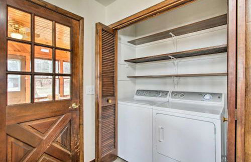 Wisconsin River Valley Farmhouse Fire Pit and View - Foto 25