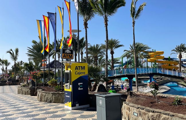 Sunny Seaview Modern apt - Pool and Beach Access - Foto 18