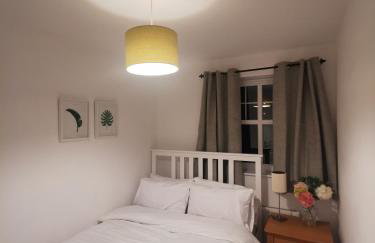 Sun Gardens Retreat- can sleep 10 with 4 Double Beds & 2 sofa beds - Foto 17