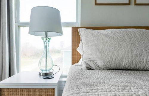 Palms & Pelicans - Photo 25