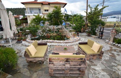 Garden Beach House - Photo 10