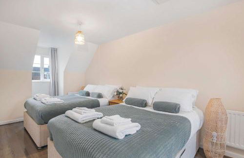 The Roost Group - 8-Bed Home, 5 Mins to M25&A13 - Foto 16