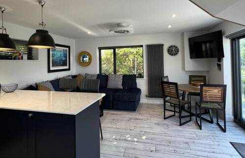 THE ANNEXE AT UPPER BEACH HOUSE - Photo 14