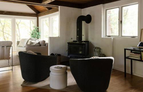 Secluded escape with hot tub, pizza oven, fireplace - Foto 14