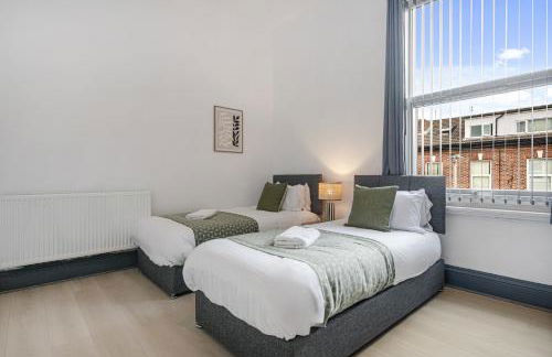 Onslow House - Air Host & Stay - 5 bed, Sleeps 14 - Foto 39