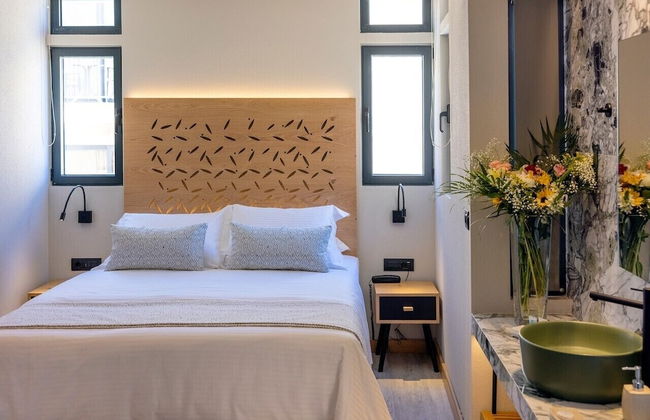 Atlantis Beach Hotel - Photo 12