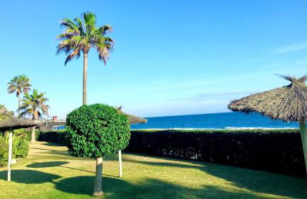 BEACHFRONT APARTMENT In LA CALA DE MIJAS - Photo 20