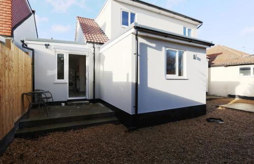 Gloucester Rd By N And N Stays, Newly Refurbed 6 Bed all ensuite house by N And N Stays Ltd, Perfect for contractors and Corporate stays, Close to YTL Arena Site, Pvt Parking for Vans and and work vehicles, Wifi - Foto 34