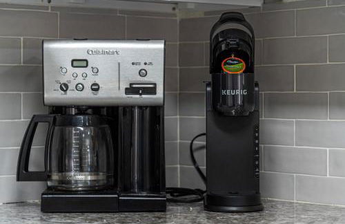 Pool Villa- Near Airport & Downtown, Fire Pit, Foosball - Foto 24