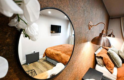 The Hideout - private luxury cabin near the sea with garden area, sea views and parking - Foto 16