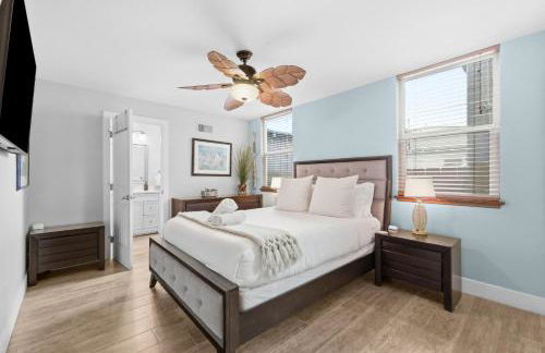 Stunning Beach Home - large patio, parking, ac & dog friendly! - Foto 78