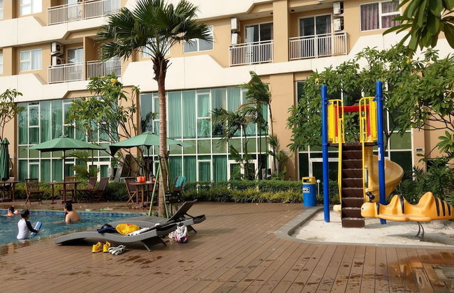 Quiet 3BRs pool and lake view - Photo 15