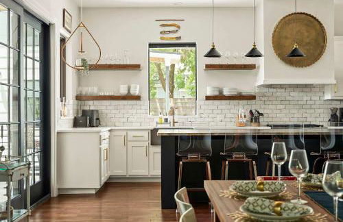 Modern Home with Casita - Balcony & Mins to DT ATX - Foto 11