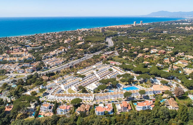 Marbella Resort 2 Pool Whirlpool Sauna - Photo 13