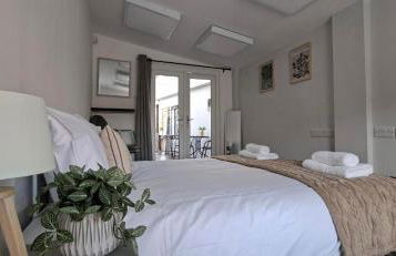 5 double bedrooms in centre of Stanground - Foto 13