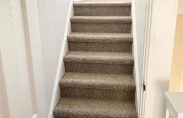 Newly renovated 4 bedroom apartment near downtown. - Foto 18