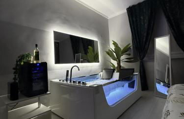 TROPICAL RHAPSODY - Jacuzzi & King Size a Torino Centro - Foto 6