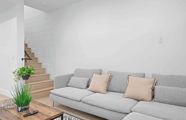 Not Affected by the Fire/modern 5BR Home With Full Amenities & Parking #2 - Foto 30