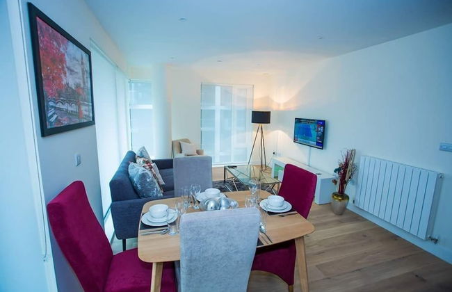 PREMIUM WOOLWICH 2 BED APARTMENT - Photo 9