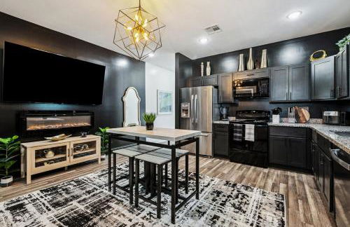 Spacious 10BR NOLA Home, Perfect for Groups, King bed - Foto 19