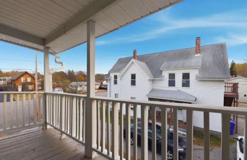 Cozy & Warm 2nd Flr Mid Term Rental - Photo 21