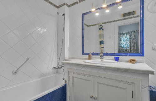 Villa Arin - Beachside Family Home by Finest Rentals - Photo 47