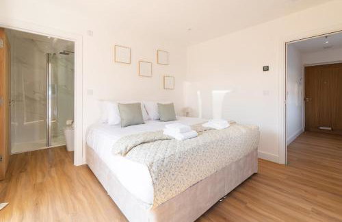 Stylish 2-Bedroom Stay with All Comforts of Home # 2 - Foto 5