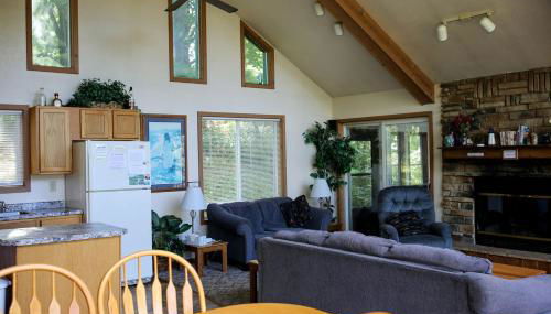 Family-Friendly Cabin Rental on a Private Lake near Wisconsin Dells - Foto 5