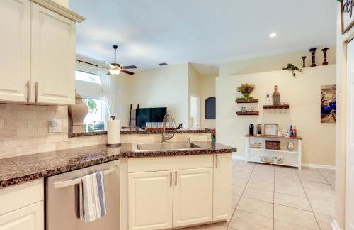 Sleek Jupiter Retreat with Lanai and Pool! - Photo 13