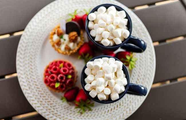 Romantic Cabin Retreat By Ghosal Luxury Lodging - Photo 32